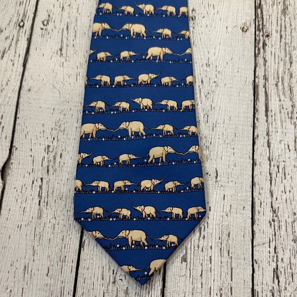 Hermes Blue Elephant Pattern Men's silk Tie